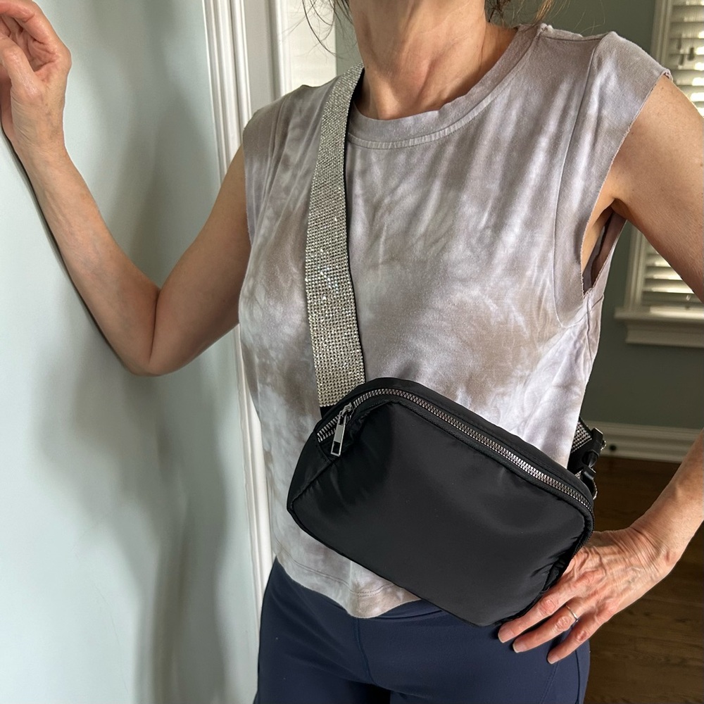 NWOT BELT BAG
RHINESTONE BELT BAG